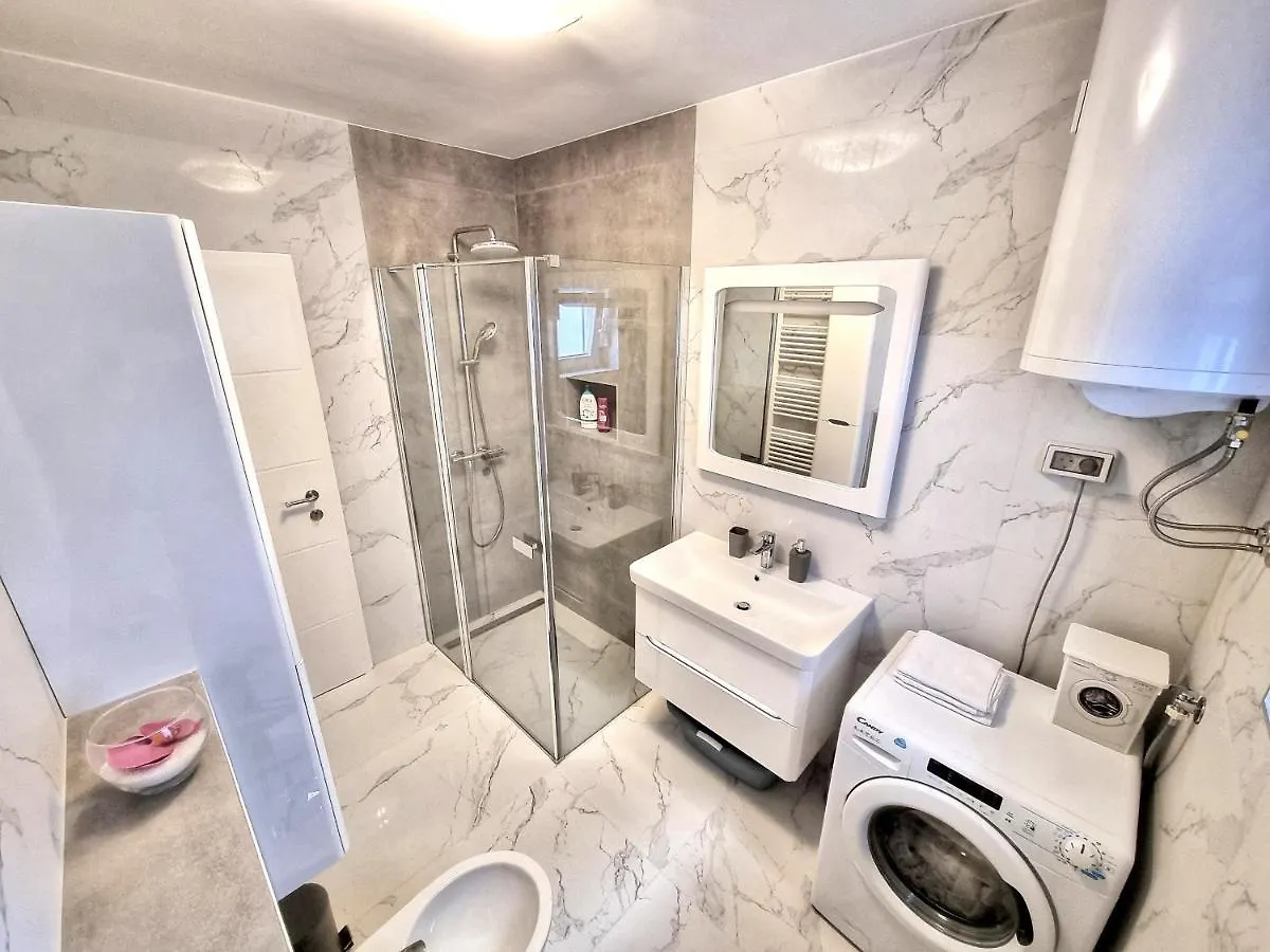 Apartment Ivis Vinkuran 0*,